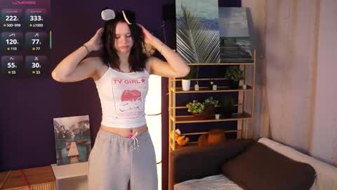 Snapshot of emmiecrellin chatting on 03.04.26 Emily online show from 03.04.26