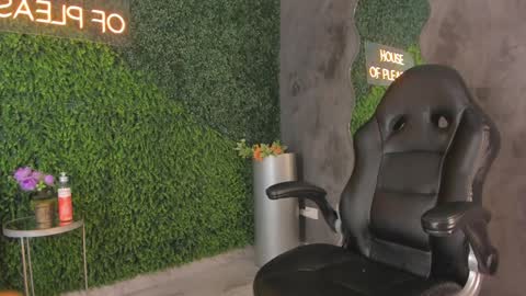 Snapshot of emmiily_z chatting on 01.28.25 Emmiily online show from 01.28.25