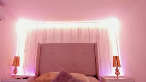 Snapshot of emmiily_z chatting on 10.26.25 Emmiily online show from 10.26.25