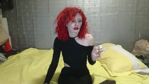 Snapshot of emmily000 chatting on 01.16.25 Emmily000 online show from 01.16.25