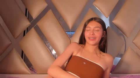 emmily_evans_ online show from 02.07.25