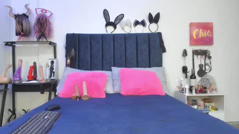          online show from 01.22.25