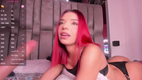 Snapshot of emmily_savage chatting on 12.18.24 online show from 12.18.24