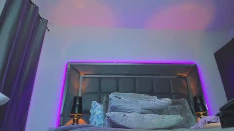 Emmily Santibaez online show from 01.26.25