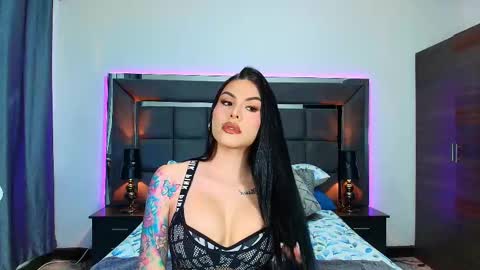 Emmily Santibaez online show from 03.09.25