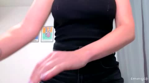 Snapshot of emmycb chatting on 09.19.25 Em online show from 09.19.25