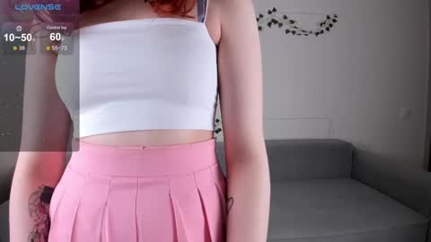 Snapshot of emmyflower chatting on 03.11.25 emmyflower online show from 03.11.25