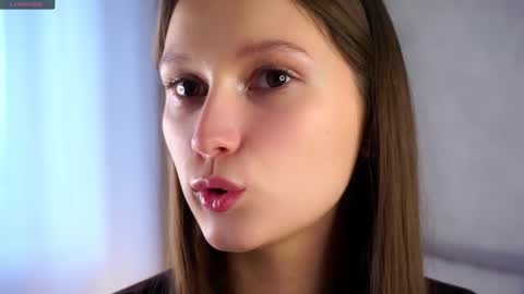 Snapshot of emmyleri chatting on 10.03.25 Emmy online show from 10.03.25