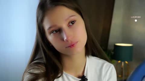 Snapshot of emmyleri chatting on 10.06.25 Emmy online show from 10.06.25