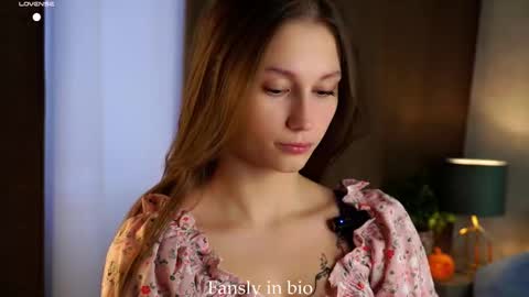 Snapshot of emmyleri chatting on 10.27.25 Emmy online show from 10.27.25