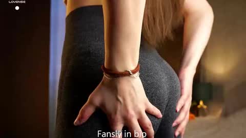 Snapshot of emmyleri chatting on 10.28.25 Emmy online show from 10.28.25