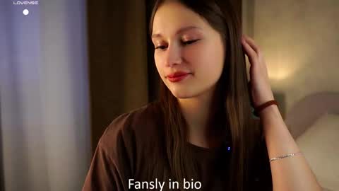 Snapshot of emmyleri chatting on 10.31.25 Emmy online show from 10.31.25