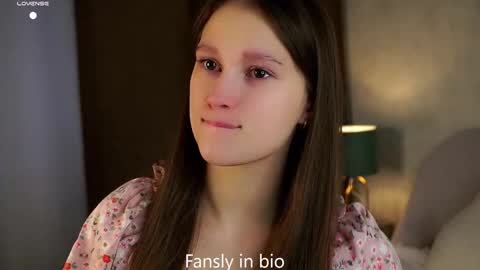 Snapshot of emmyleri chatting on 11.03.25 Emmy online show from 11.03.25