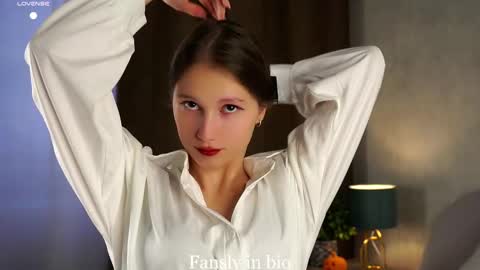 Snapshot of emmyleri chatting on 11.06.25 Emmy online show from 11.06.25