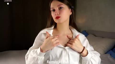 Snapshot of emmyleri chatting on 11.13.25 Emmy online show from 11.13.25