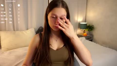 Snapshot of emmyleri chatting on 11.30.25 Emmy online show from 11.30.25