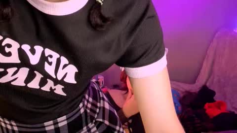 Snapshot of emy_flaker chatting on 03.13.26 emy_flaker online show from 03.13.26