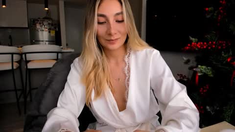 emyconneer online show from 12.10.24