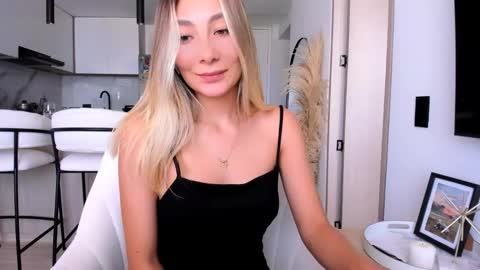 emyconneer online show from 01.24.25