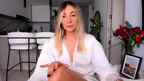 emyconneer online show from 02.17.25