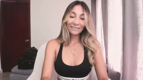 emyconneer online show from 10.15.25