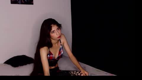 Snapshot of emyhil chatting on 12.19.25 Emilly 3 Show schedule Monday to Saturday 610 Colombia time. Im free on Sundays online show from 12.19.25