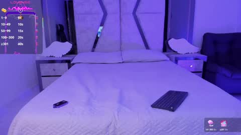 Snapshot of emysilver chatting on 03.11.25 Emy Silver online show from 03.11.25