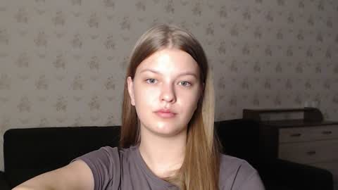 Snapshot of emysway chatting on 12.02.24 EmySway online show from 12.02.24