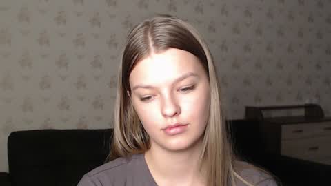 Snapshot of emysway chatting on 12.12.24 EmySway online show from 12.12.24