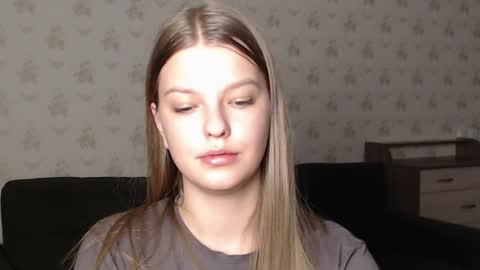 Snapshot of emysway chatting on 12.12.24 EmySway online show from 12.12.24
