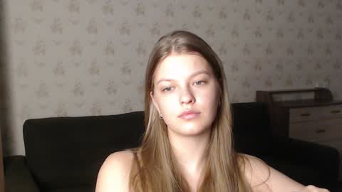 Snapshot of emysway chatting on 12.27.24 EmySway online show from 12.27.24
