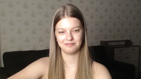 Snapshot of emysway chatting on 12.27.24 EmySway online show from 12.27.24