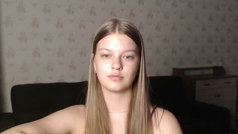 Snapshot of emysway chatting on 12.28.24 EmySway online show from 12.28.24
