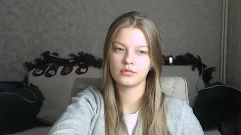 Snapshot of emysway chatting on 01.26.25 EmySway online show from 01.26.25