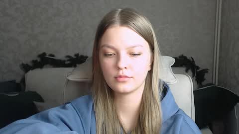 Snapshot of emysway chatting on 01.31.25 EmySway online show from 01.31.25