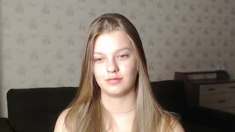 Snapshot of emysway chatting on 02.09.25 EmySway online show from 02.09.25