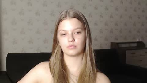 Snapshot of emysway chatting on 02.11.25 EmySway online show from 02.11.25
