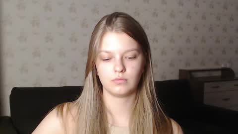 Snapshot of emysway chatting on 02.11.25 EmySway online show from 02.11.25