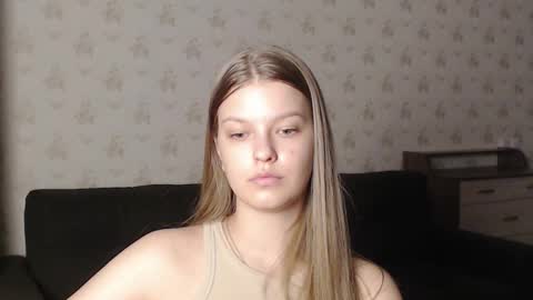 Snapshot of emysway chatting on 02.12.25 EmySway online show from 02.12.25