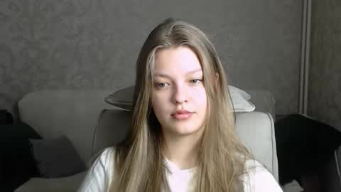 Snapshot of emysway chatting on 02.14.25 EmySway online show from 02.14.25
