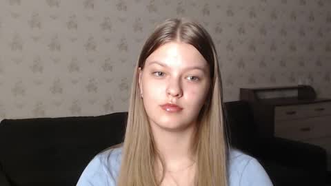 Snapshot of emysway chatting on 03.11.25 EmySway online show from 03.11.25