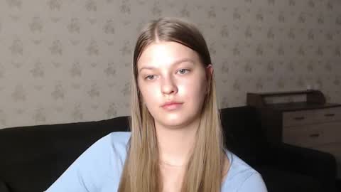 Snapshot of emysway chatting on 03.11.25 EmySway online show from 03.11.25