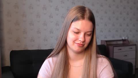 Snapshot of emysway chatting on 09.22.25 EmySway online show from 09.22.25