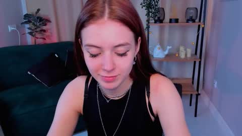 Snapshot of enchanted_bella chatting on 10.17.25 enchanted_bella online show from 10.17.25
