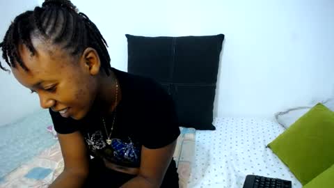 Snapshot of enchantedvee chatting on 06.14.26 Vee online show from 06.14.26