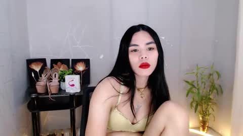 Snapshot of enchantress_mia03 chatting on 05.29.26 enchantress_mia03 online show from 05.29.26