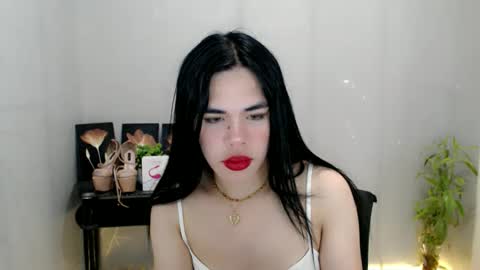 Snapshot of enchantress_mia03 chatting on 06.04.26 enchantress_mia03 online show from 06.04.26