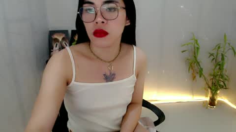 Snapshot of enchantress_mia03 chatting on 07.07.26 enchantress_mia03 online show from 07.07.26