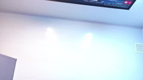 EnchantressQueen online show from 12.15.25