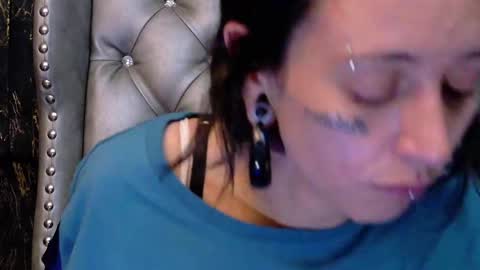 Snapshot of enchantressqueen chatting on 05.13.26 EnchantressQueen online show from 05.13.26